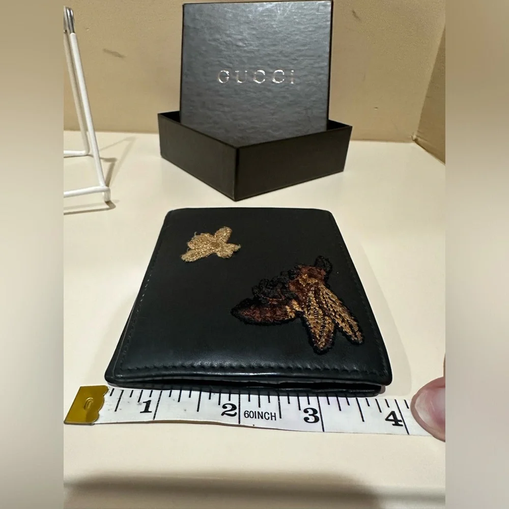 Gucci Bee Bifold Leather Wallet W/built in MoneyClip and Box